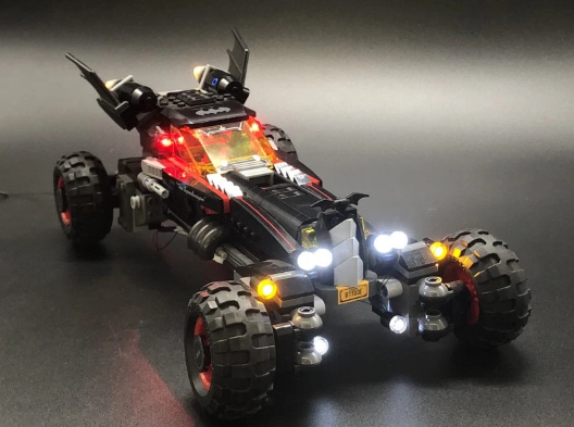 Hi! It's my lego version of Pattinson's 2021 batmobile : lego